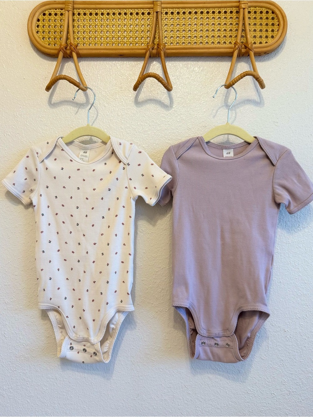 H&M Kids Short Sleeve Bodysuit Set - Lavender & Cream with Floral Dot